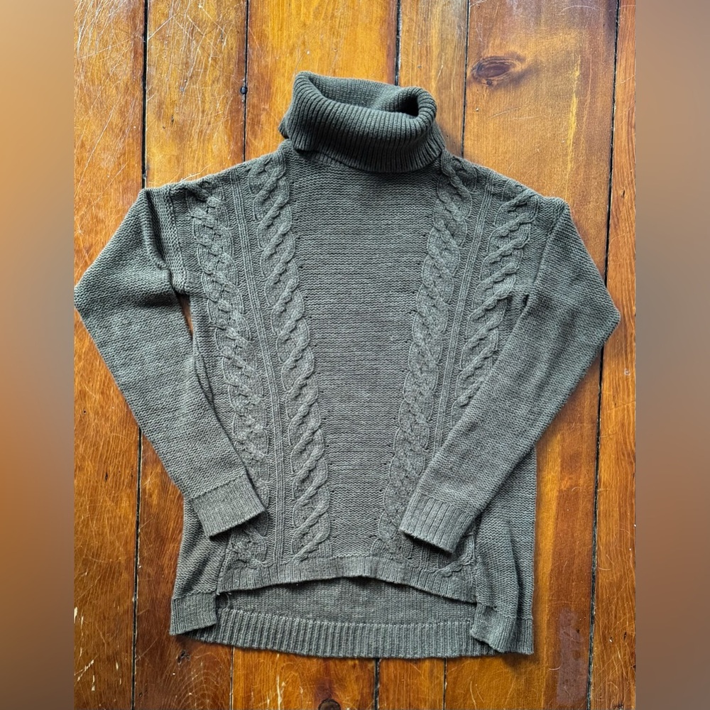 Old Navy Olive Green Cable Knit Turtleneck Sweater